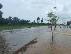 Akibat Banjir, Pemprov Riau Akan Perbaiki Jalan Sudirman Ujung