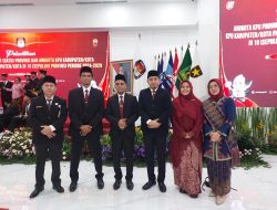 Usai Dilantik Gelar Rapat Pleno, Andi Putra Dipercaya Pimpin KPU Kampar