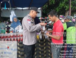 Wujudkan Keamanan di Wilayah, Polsek Bangkinang Barat Giat Patroli di Pasar Ramadhan