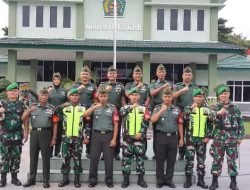 Wujudkan Kepedulian dan Perhatian, Dandim 0313/KPR Bagikan Rompi Babinsa