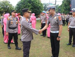 Kapolres Kampar Pimpin Upacara Kenaikan Pangkat Personil Periode 1 Juli 2024