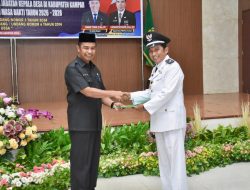 Demi Kemajuan Pembangunan Desa, Pj Sekda Kampar Serahkan SK Perpanjangan Masa Jabatan Kepala Desa