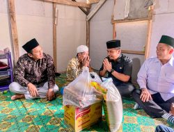 Peduli Antar Sesama, Pj Sekda Kampar Serahkan Bantuan Kepada Masyarakat Kurang Mampu 