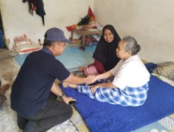 Peduli Antar Sesama, Pj Sekda Kampar Kunjungi Warga yang Alami Kebutaan Selama 5 Bulan