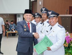 Kembali Dapatkan Perpanjangan Masa Jabatan 2 Tahun, Pj Bupati Lantik  97 Kepala Desa di Kampar 
