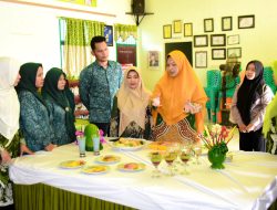 Pj. Ketua TP PKK Kab. Kampar Lakukan Peninjauan Terhadap Persiapan Lomba Cipta Menu B2SA