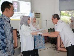 Sebanyak 45 PNS Pemprov Riau Terima SK Pensiun