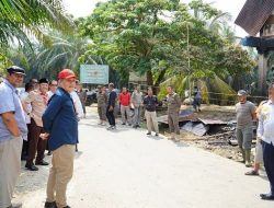 Kadishub Kampar Dampingi Pj Bupati Lakukan Peninjauan Lokasi Tragedi di PT Cilandra Perkasa