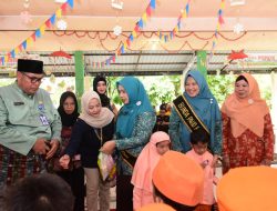 Didampingi Bunda Paud Kampar, Zuliana Rahman Hadi Kunjungi TK Pertiwi Bangkinang Kota