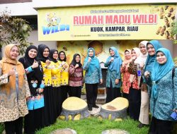 Kunjungi Rumah Madu Wilbi di Kuok, Ricana Djayanti Hambali Dampingi Pj Ketua TP PKK Provinsi Riau Ny.Zuliana Rahman Hadi