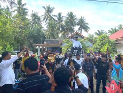 Kedatangan Yusri- Rinto Disambut Antusias Masyarakat Kampar Kiri Tengah