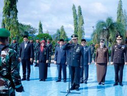 Asisten III Ir. Azwan dan Forkopimda Kampar Ziarah dan Tabur Bunga di Makam Pahlawan Kusuma Eka Bakti Bangkinang