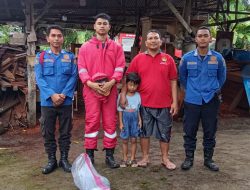 Tim Rescue Dinas Damkar dan Penyelamatan Kampar Berhasil Amankan Sarang Tawon di Desa Suka Mulya