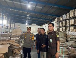 KPU Kampar Tinjau Percetakan Logistik Pilkada 2024