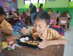 Berikut Penyebab Program Makan Siang Gratis Tertunda di Pekanbaru