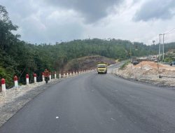 Pengaspalan Jalan di Tanjung Alai Kampar Selesai, Lalu Lintas Kembali Normal