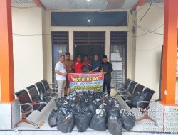 Semarakkan HUT RI ke-80, PT PKS Anderson Unedo Bagikan Sembako Kepada Masyarakat