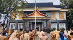 Apel Pagi di Kantor Camat Tuah Madani, Camat Farid Irwan Maulana Tekankan Disiplin Pegawai