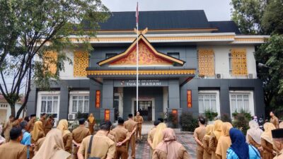 Apel Pagi di Kantor Camat Tuah Madani, Camat Farid Irwan Maulana Tekankan Disiplin Pegawai